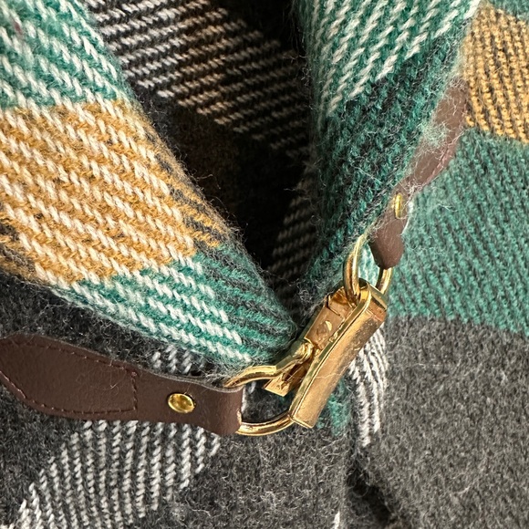 Altare Plaid Green Gray Poncho Sweater Wrap Women's One Size - Picture 2 of 4